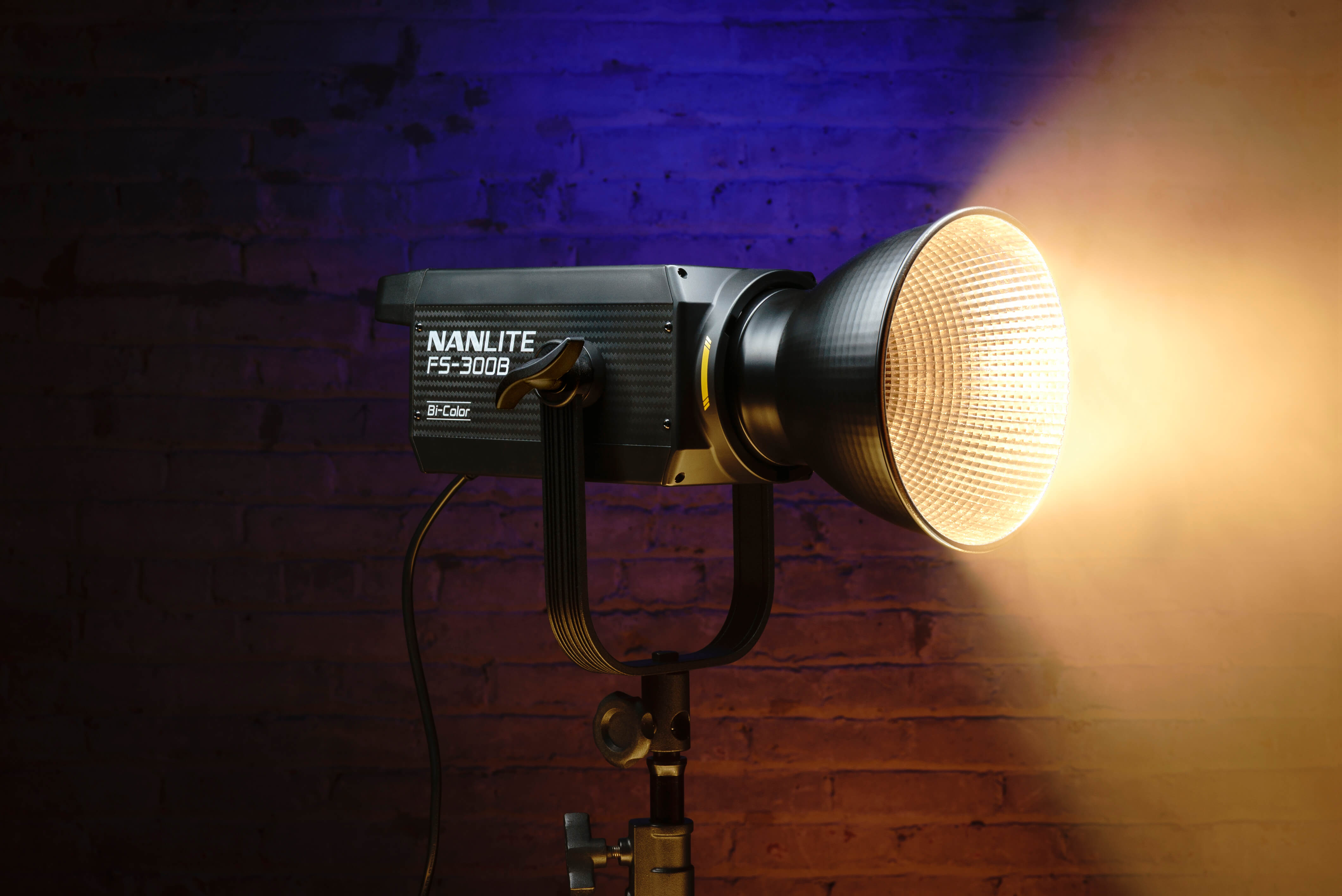 FS-300B Bicolor LED Spotlight with Bowens Mount | Nanlite