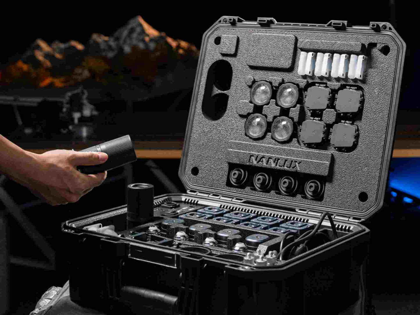 Evoke 5C LED Full-Color Spotlight 8-Kit