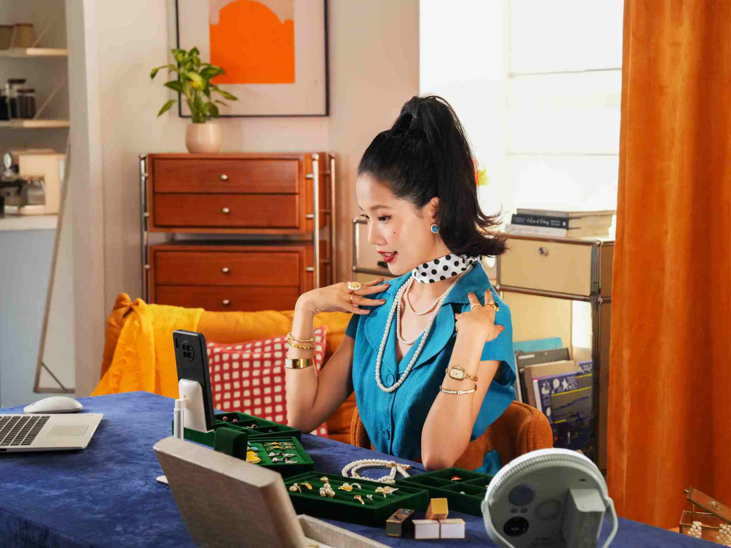 miro 30C LED Full-Color Round Panel Light